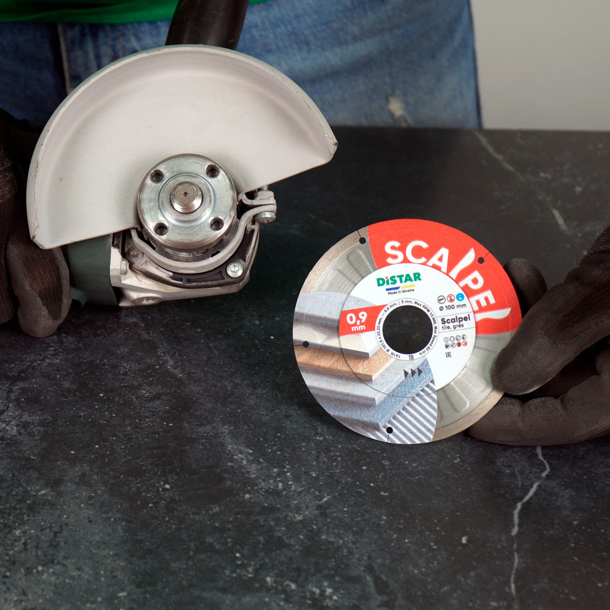 DISTAR Scalpel 4" Ultra-Thin Porcelain Diamond Blade - 0.9mm close-up
