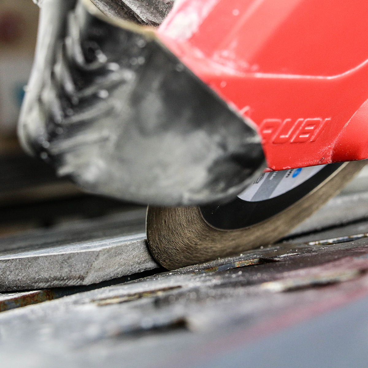 DISTAR Edge 250mm Wet 45° Miter Blade - 25.4mm Arbor application view