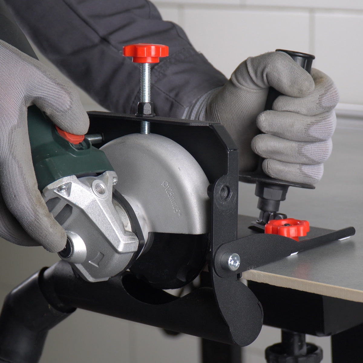 Mechanic LINER 4.5"-5" Tile Edge Finishing Guide close-up
