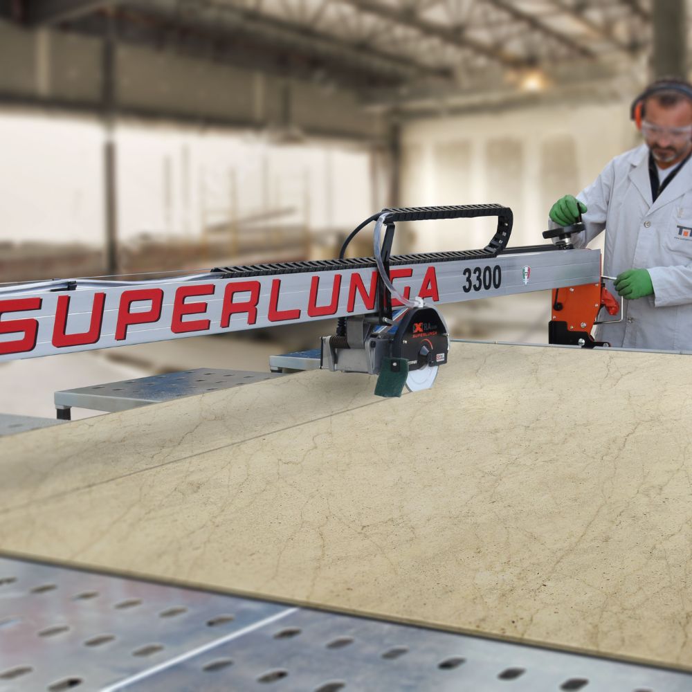 Battipav Superlunga being used to cut large format tile